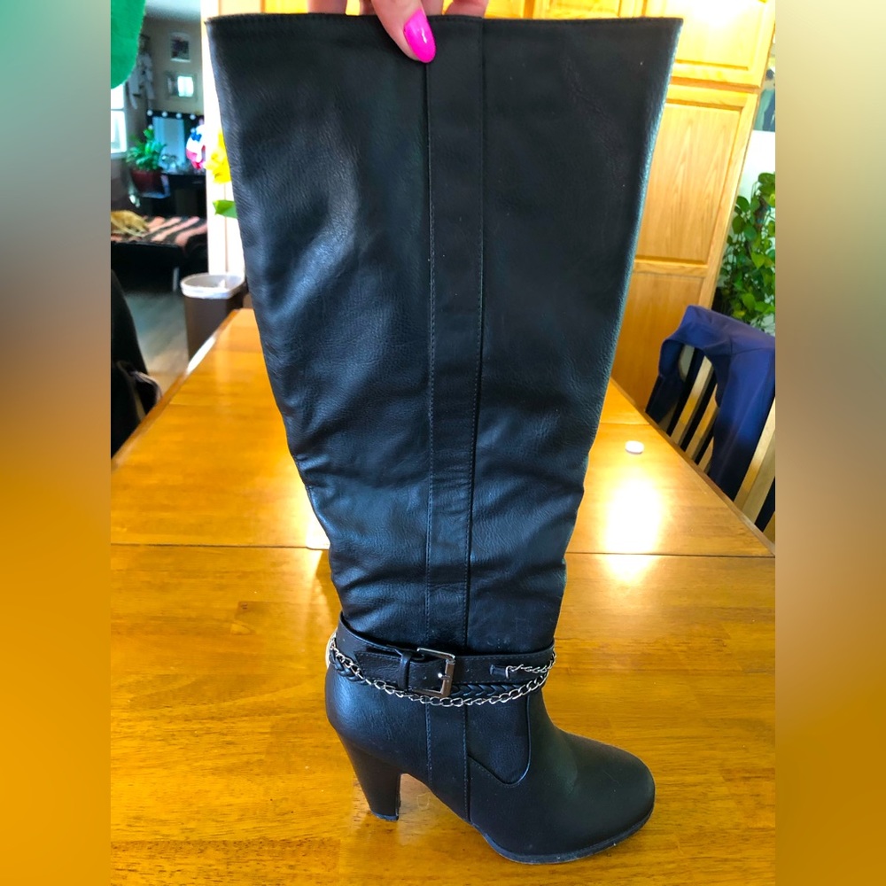 High heel black boots